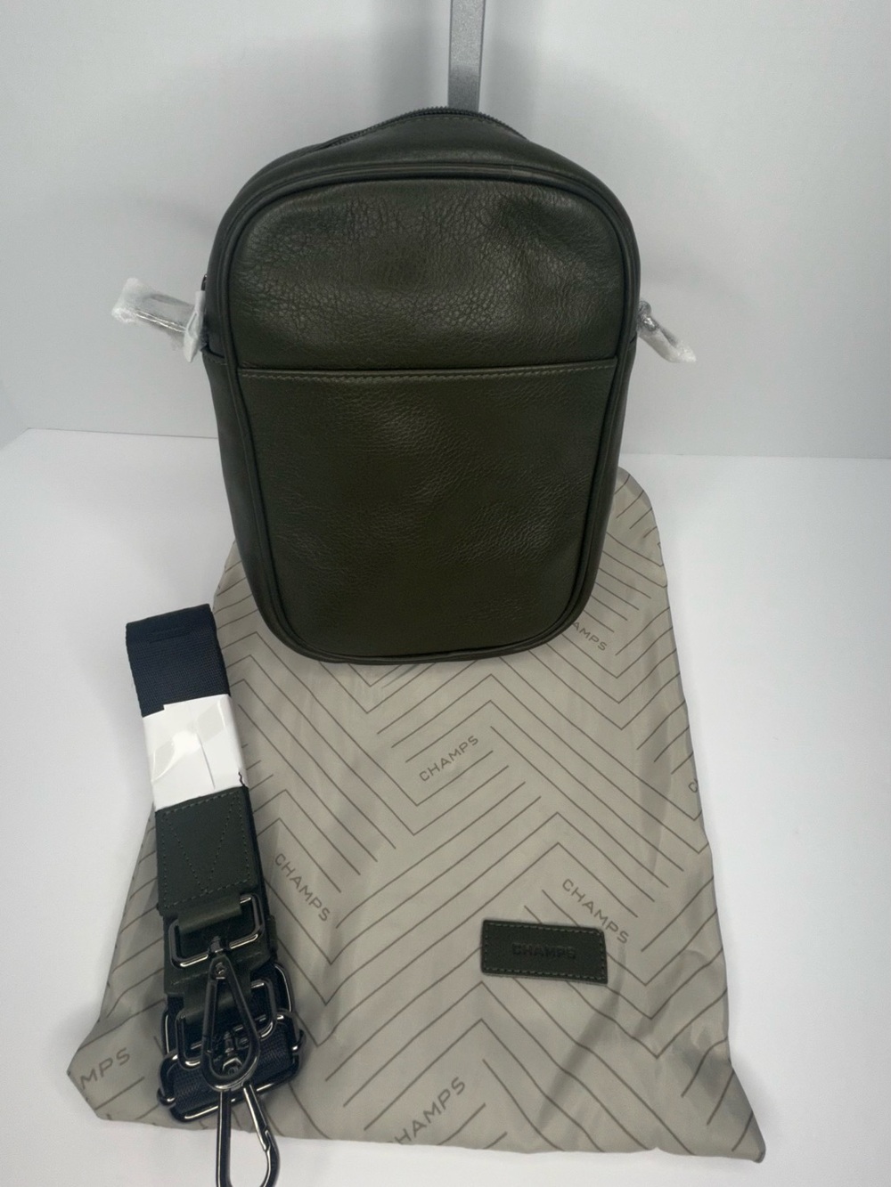 Champs Onyx Vertical Leather Travel Cross Body